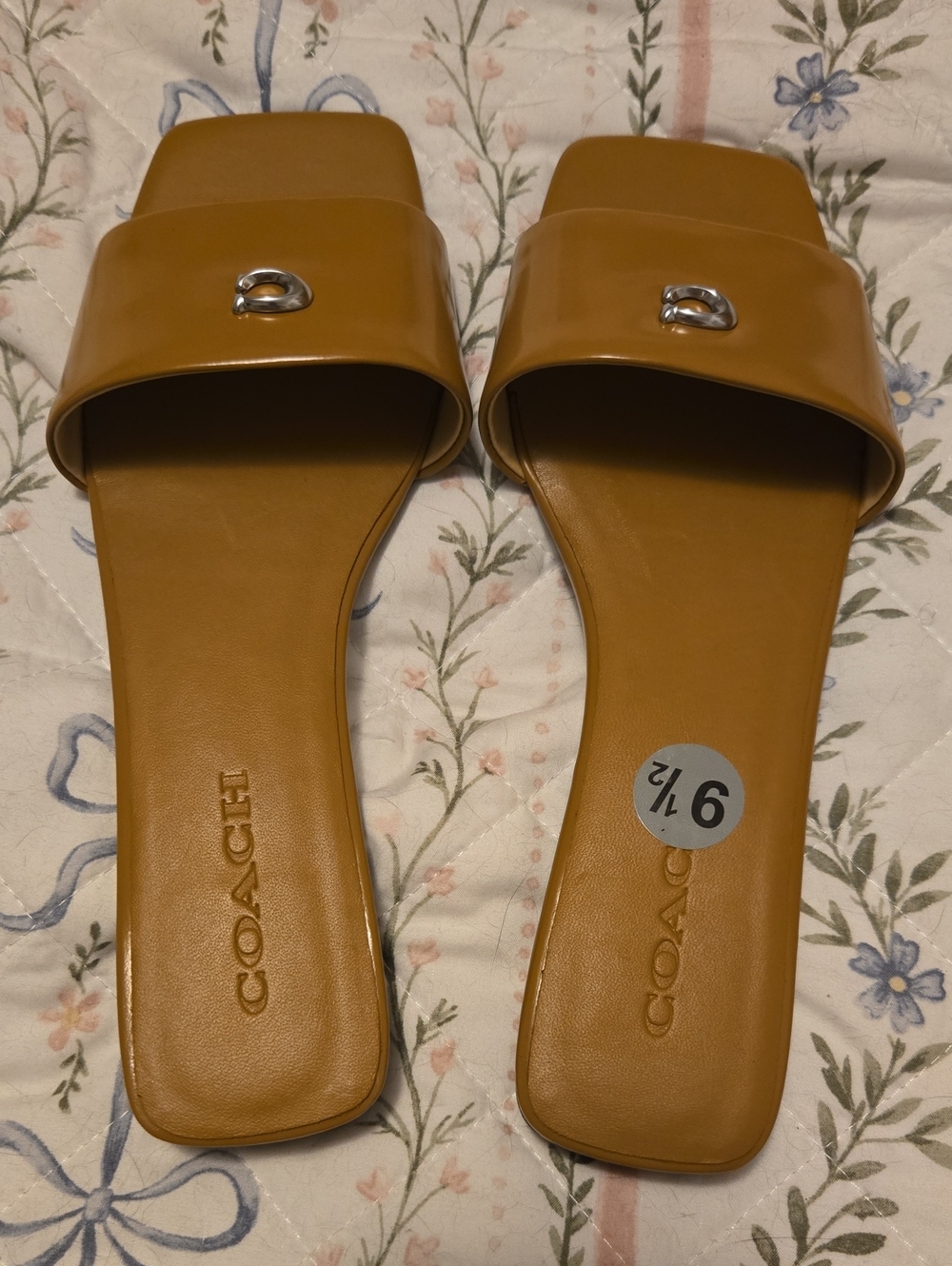 Coach NWOT Women's 9.5B Sculpted C Flat Slide Sandals with Silver C Logo